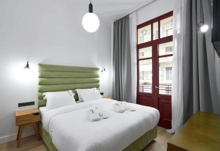 Maroon Bottle Boutique Suites - 22