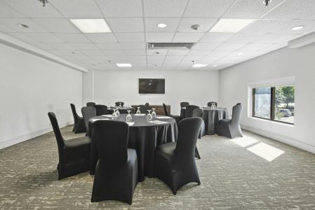 DoubleTree by Hilton - 26