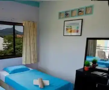 Raya Guest House - 2