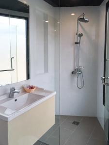Phoenix Grand - 8