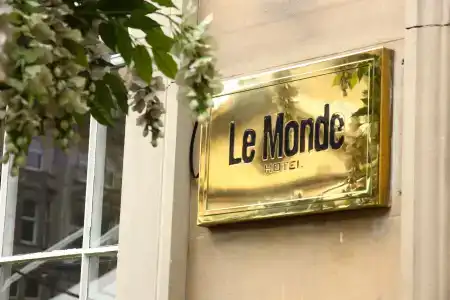 Le Monde - 0