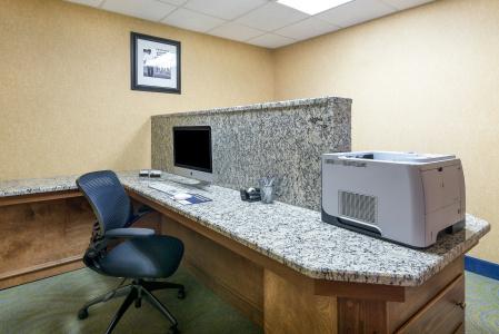 Hampton Inn - Suites-Civic Center - 18