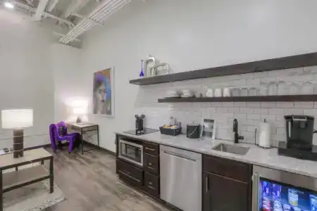 Studio 154 Luxury - 148