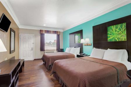 Super 8 by Wyndham - 4