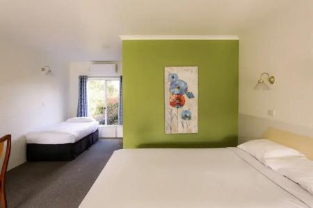 Hepburn Springs Motor Inn - 60