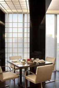 Beaux Arts, Autograph Collection - 18