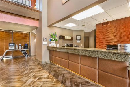 Best Western Plus Thunderbird Suites - 45