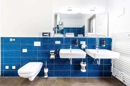 Best Western Plus Royal Suites - 54