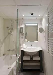 Best Western Alexandra - 31