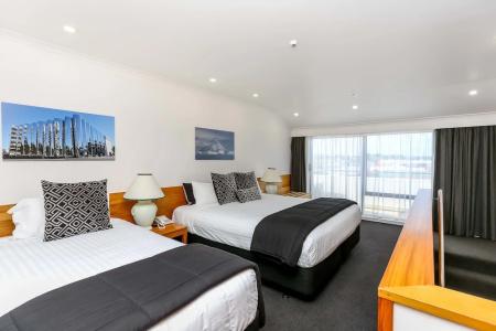 Plymouth International - 59