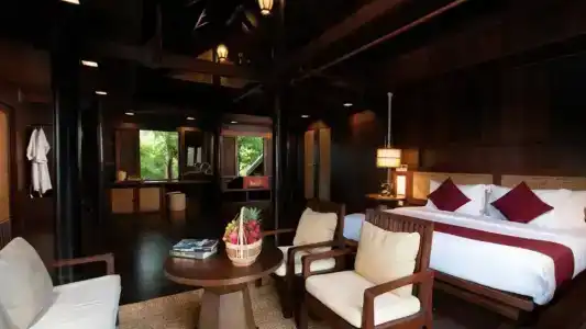 Mane Boutique & Spa - 153
