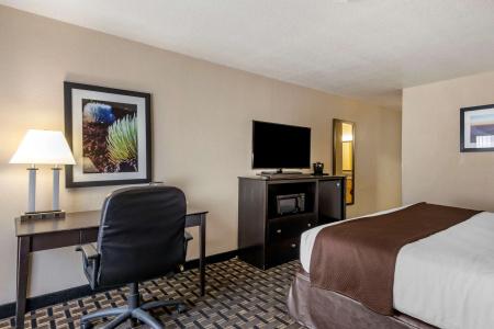 Best Western Plus Las Vegas West - 82