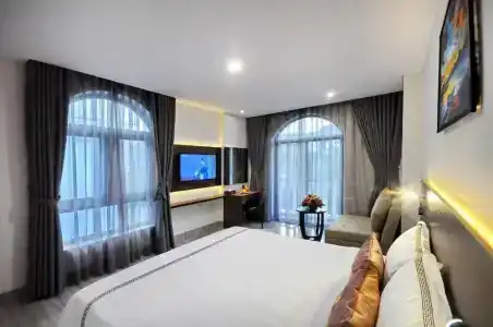 Crown Nguyen Hoang - 120