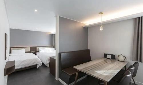Busan Lounge 26 - 53
