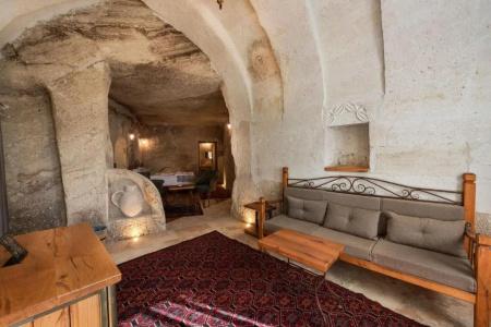 Sarnich Cave Suites - 102