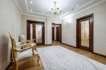 Royal Residence - 141