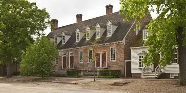 Colonial Houses - A Colonial - 27