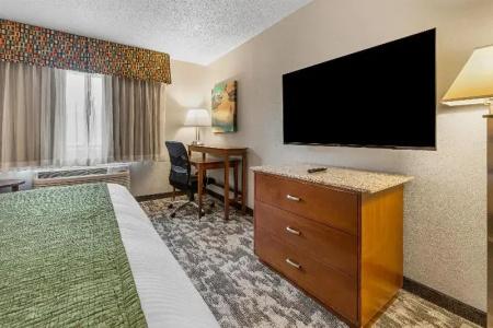 Best Western Ambassador Inn & Suites - 107