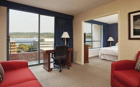 Sheraton Suites Old Town - 4