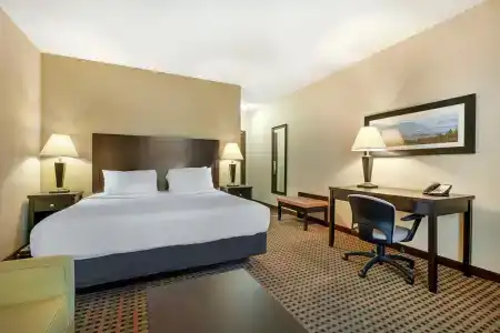 Best Western Pacific Inn - 31