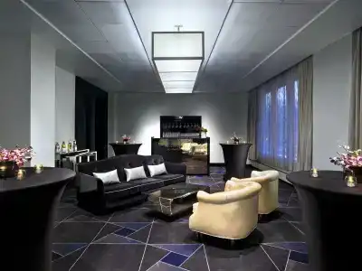 W - The Foshay - 12