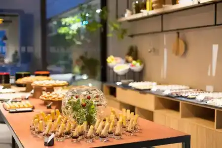Indigo Larnaca - Adults Only, An Ihg Hotel - 8