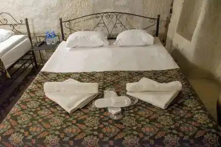 Caravanserai Cave - 135