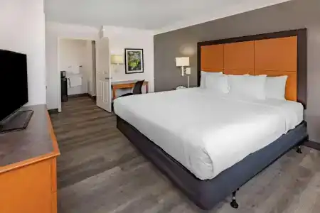 La Quinta Inn by Wyndham I-35 - 18
