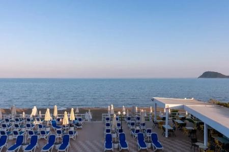 Mediterranean Beach Resort - 32
