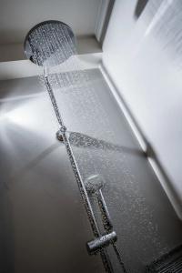 Urban Nest - Suites & - 72