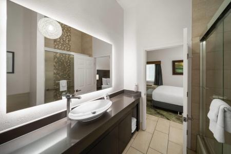 La Quinta by Wyndham Airport - 44