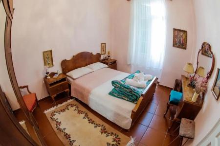 Athens Quinta - 2