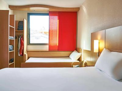 Ibis Barcelona Centro (Sagrada Familia) - 3