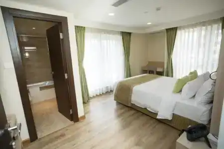 Crowne Imperial - 82
