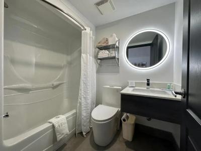 Quality Inn - 41