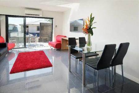 Cardiff Executive - 54