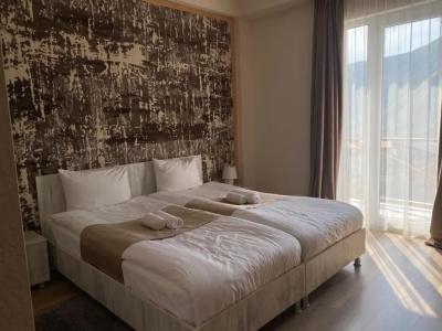 Donata - 28