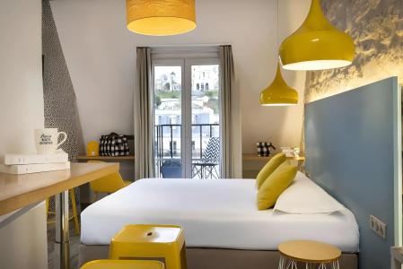 Le Regent Montmartre by Hiphophostels - 6