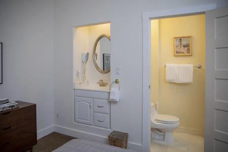 Washington Square Inn - 92