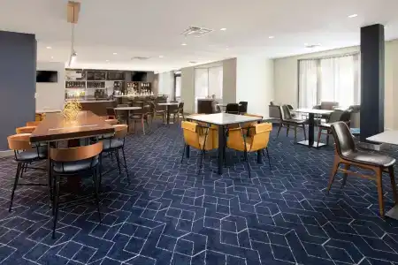 Courtyard by Marriott Dallas in Legacy Park - 18