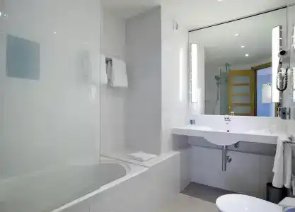 Novotel Barcelona City - 11