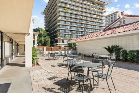 Vagabond Inn Executive Old Town - 27