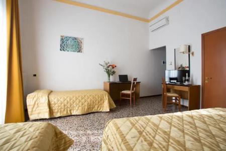 4F Boutique Florence - 33