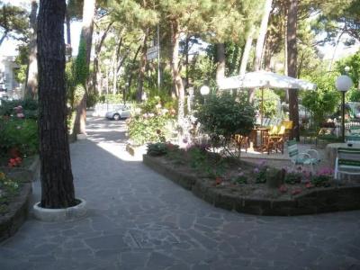 Promenade - 13