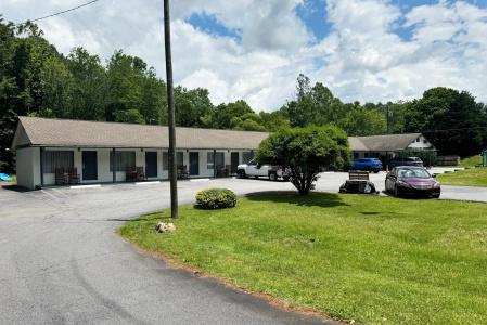 Scottish Inn - 13
