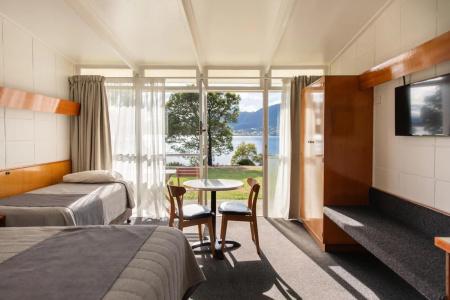 Riverfront & Villas - 26