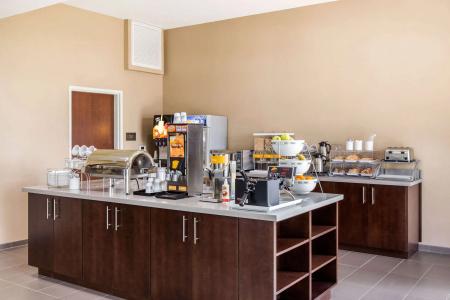 Comfort Suites - South Austin - 17