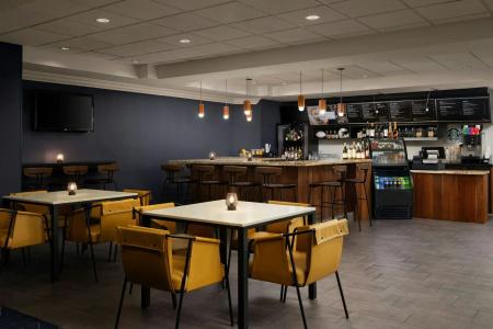 Courtyard by Marriott Barefoot Landing - 24
