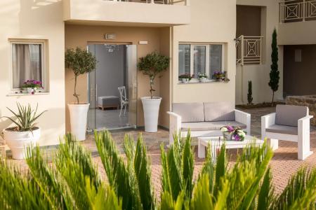 Notos Heights & Suites - 14