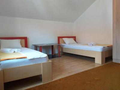 Hostel Vera - Airport Podgorica - 10
